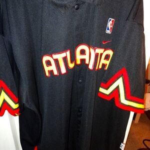 Atlanta hawks throwback harm up jersey